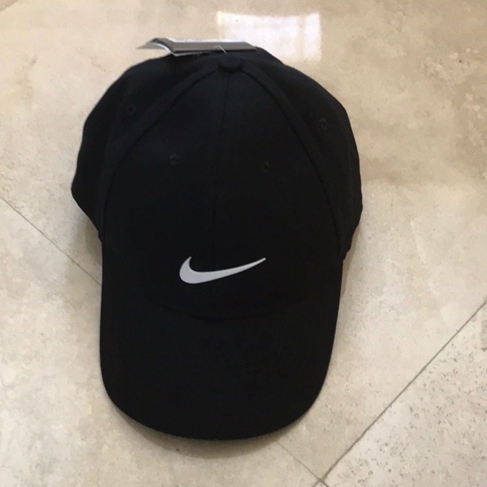 NWT. Black Nike Dri-fit hat.